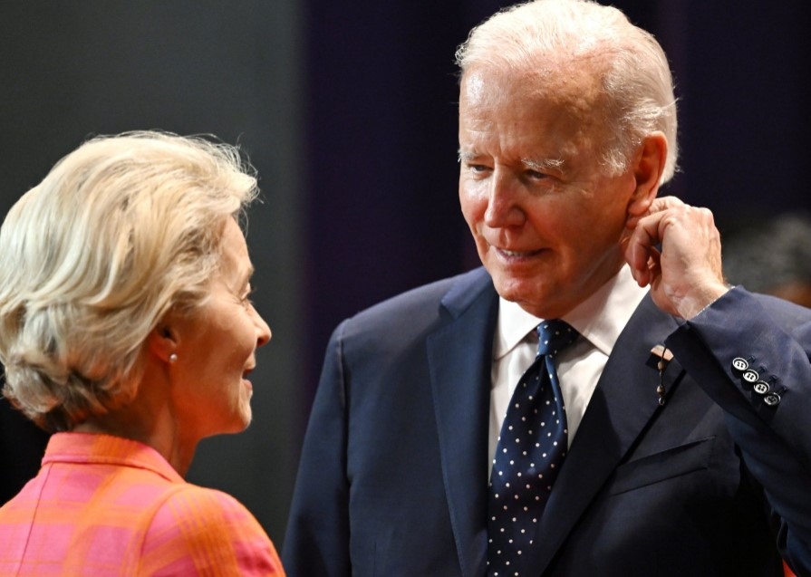 Председателката на Европейската комисия Урсула фон дер Лайен ще се